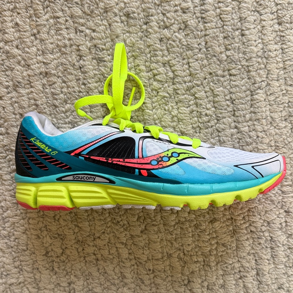 Saucony women’s Kinvara 6 running shoes - White, Blue, and Neon Yellow - Picture 4 of 6